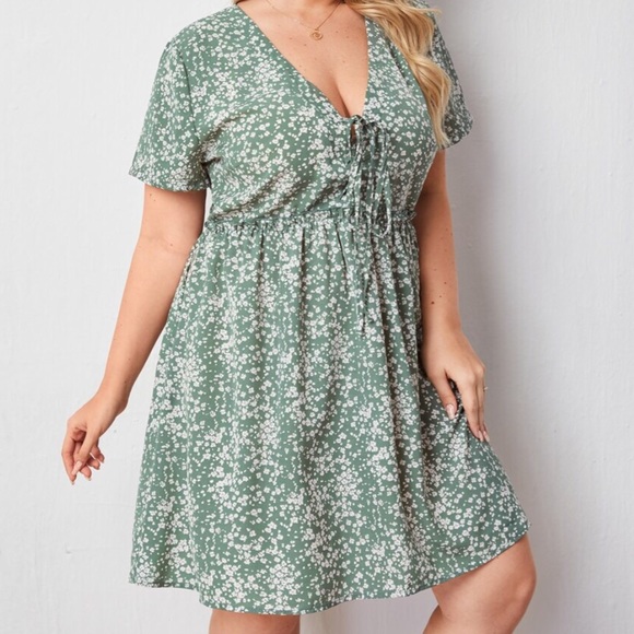 SHEIN Dresses & Skirts - NWOT Floral Print Lace-Up Front Dress 3XL (18)
